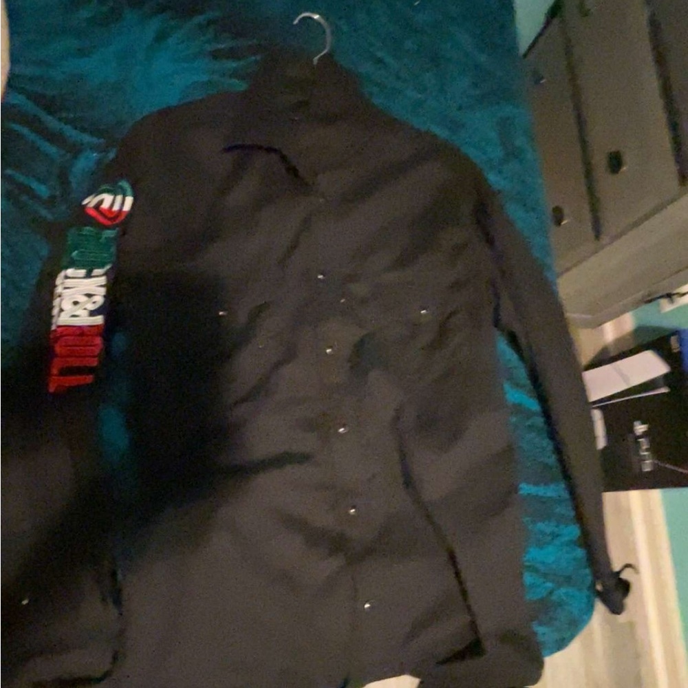 rock button up